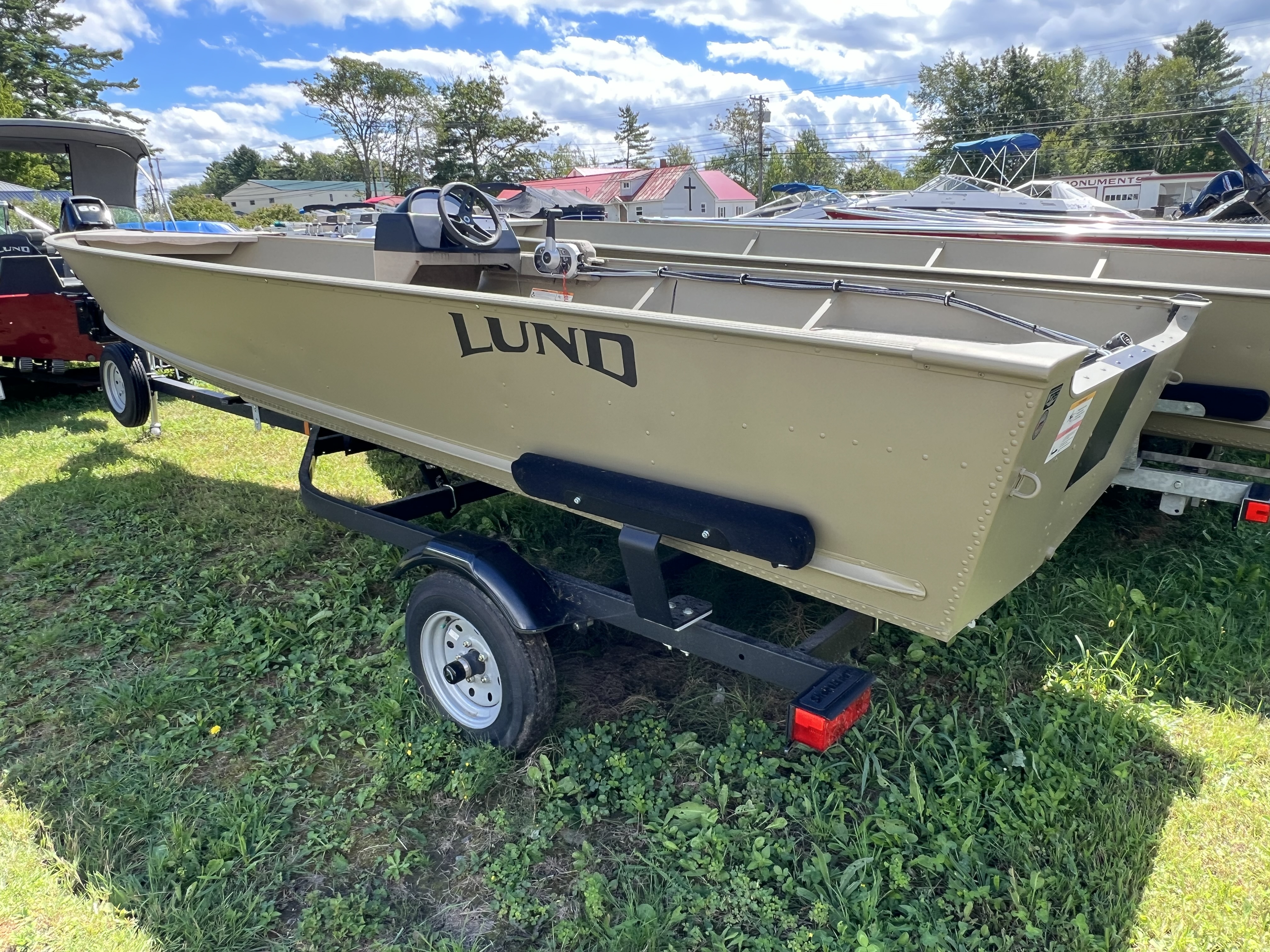 2024 Lund SSV 18 SIDE STEERING - Photo 2